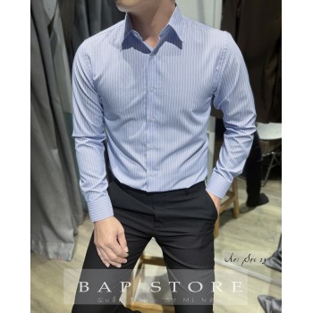 Áo sơ mi công sở kẻ sọc xanh dài tay chất vải sợi tre mát mịn chống nhăn form fit dáng mẫu mới 2025